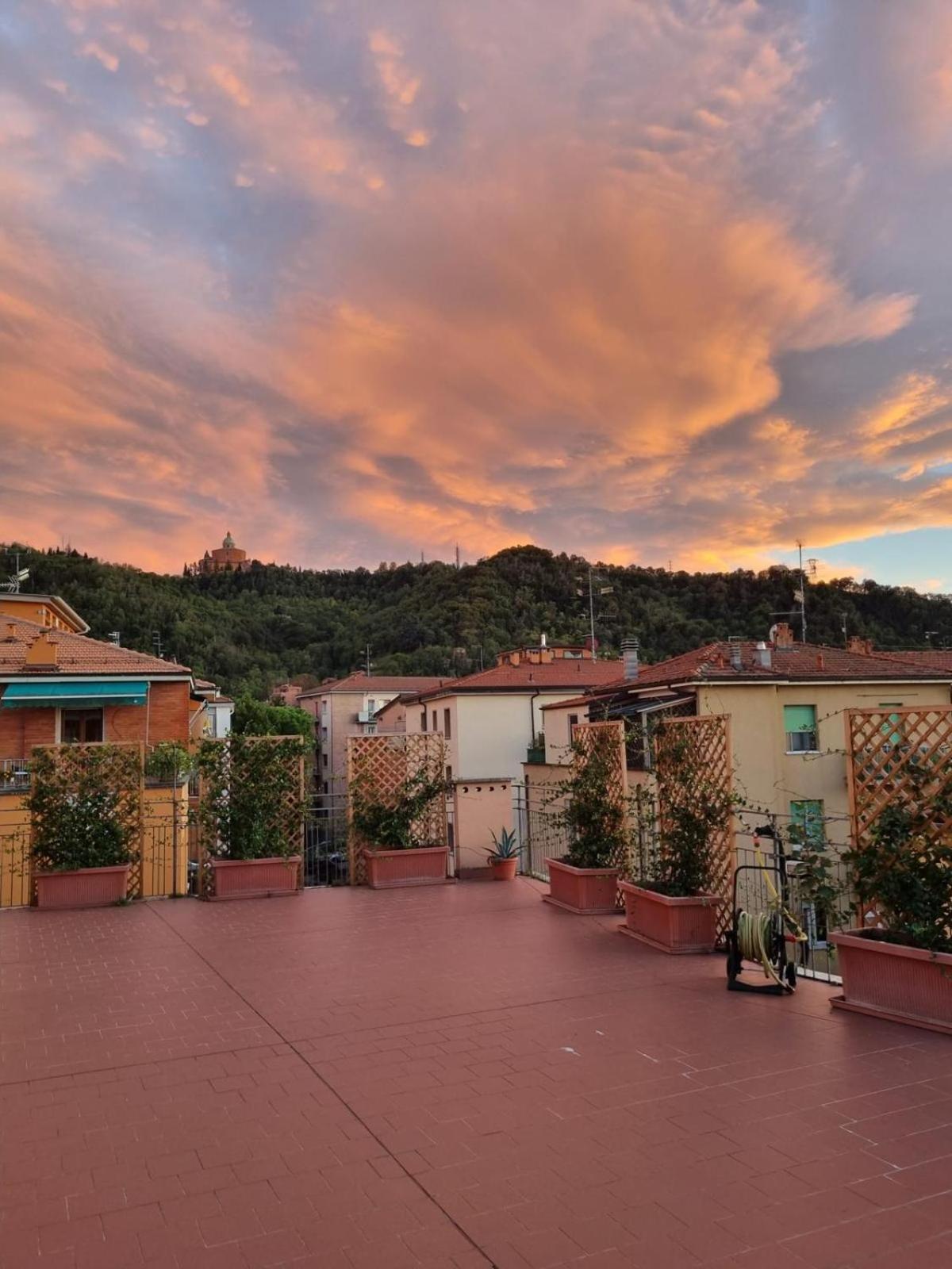 Apartmán Attico Vista San Luca Boloňa Exteriér fotografie